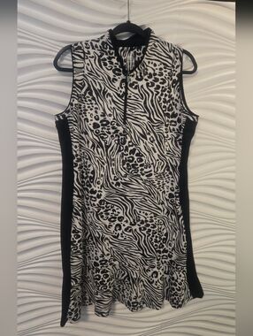TAIL White Label Black & White Abstract Design Flounce Dress. Size Large. EUC!